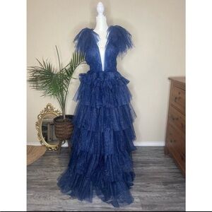 Women’s Sparkle Tiered Tulle Ball Gown V Neck cut